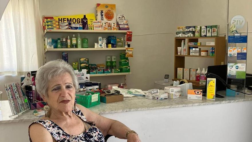 Quatretondeta recupera cinco meses después su farmacia