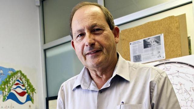 El profesor Enrique Aparicio.