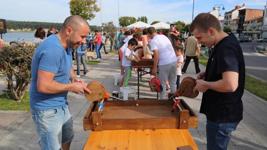 Otros juegos populares presentes en la cita.