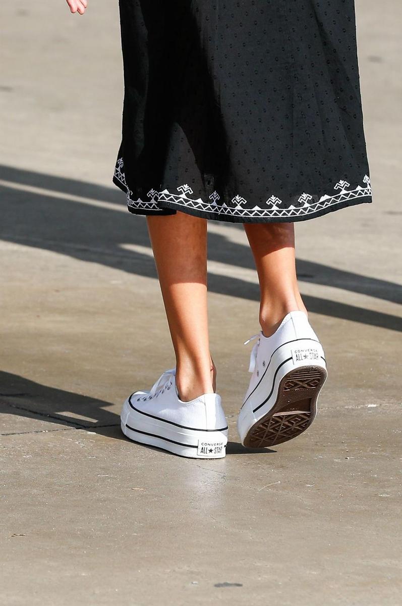 Detalle de las zapatillas con plataforma de la Princesa Leonor