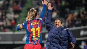 Alexia y Vicky celebran el gol de la capitana en la final de la Supercopa