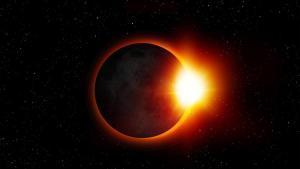 L’hora exacta per no perdre’t la visibilitat més gran de l’eclipsi solar del 12 d’agost a Barcelona, Tarragona, Lleida i Girona