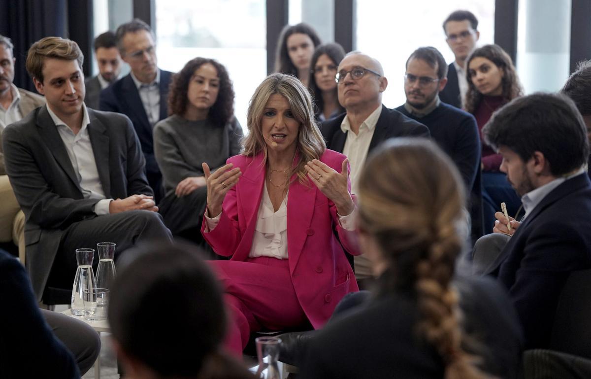 Diálogos (im)posibles. Yolanda Díaz y Sacha Michaud, cofundador de Glovo,  en un acto organizado por El Periódico y beBartlet.