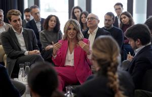 Diálogos (im)posibles. Yolanda Díaz y Sacha Michaud, cofundador de Glovo, en un acto organizado por El Periódico y beBartlet