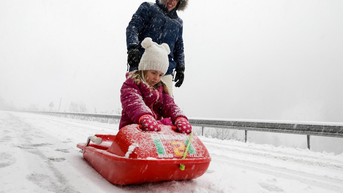 Temporal de nieve en el puerto de San Isisdro