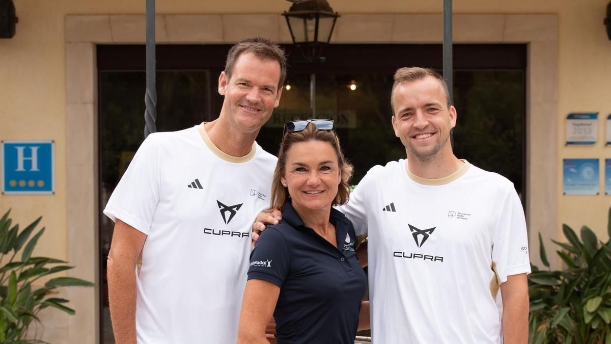 Frank de Vries, Robinson Club-Leiterin Tina Grünold und Christian Böhnke (v.l.).