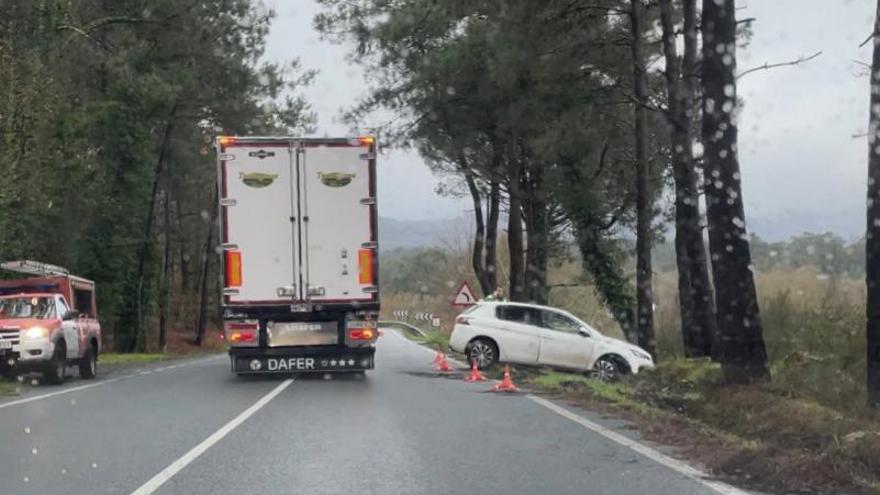 Enésimo accidente en la carretera del puente de Catoira