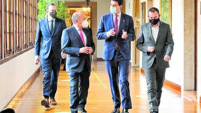 El consejero de la Presidencia, Ángel Ibáñez, durante una visita a la Diputación Provincial de Zamora.