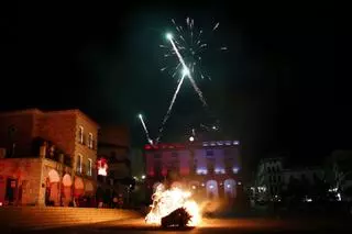 San Jorge moviliza en Cáceres al séquito más numeroso de su historia