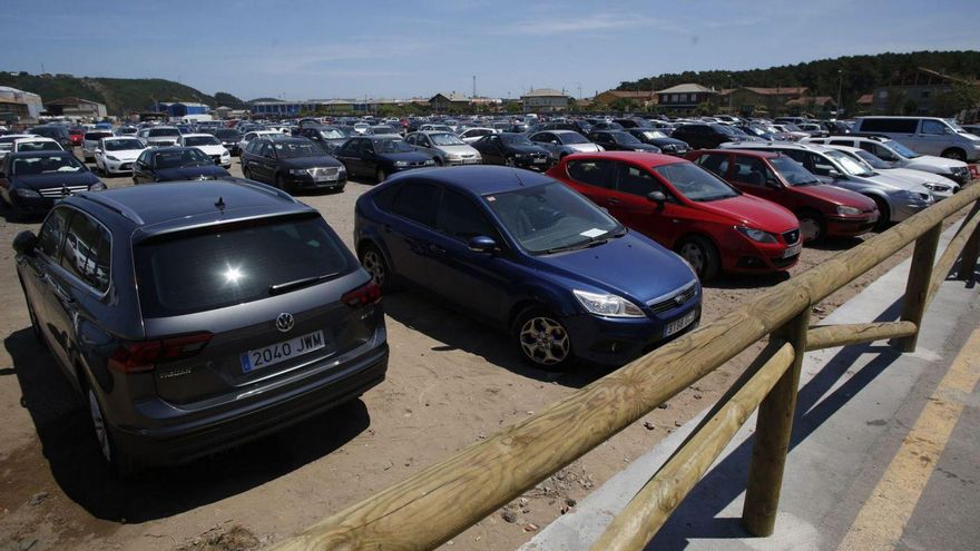 El Principado proyecta la regeneración del aparcamiento de la playa de San Juan de Nieva