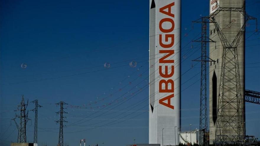 Abengoa anuncia una reestructuración, que podría afectar al 10% de empleados en España