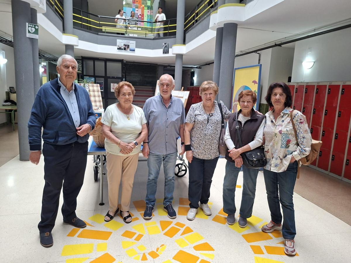 En imágenes: seis jubilados relatan sus experiencias a los alumnos del instituto Elisa y Luis Villamil, de Vegadeo En imágenes: seis jubilados relatan sus experiencias a los alumnos del instituto Elisa y Luis Villamil, de Vegadeo