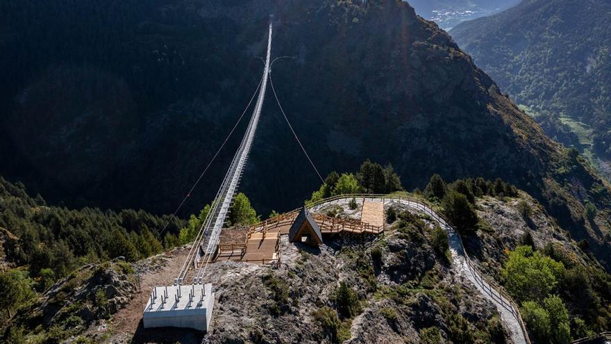 Andorra inaugura el segundo puente tibetano más largo del mundo