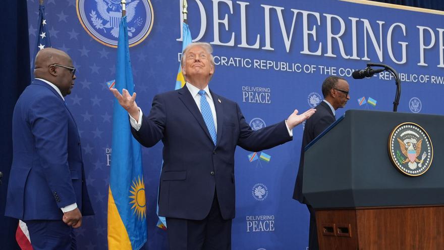 Trump exhibe el acuerdo de paz entre la República Democrática de Congo y Ruanda mientras recrudece sus ataques racistas a Somalia