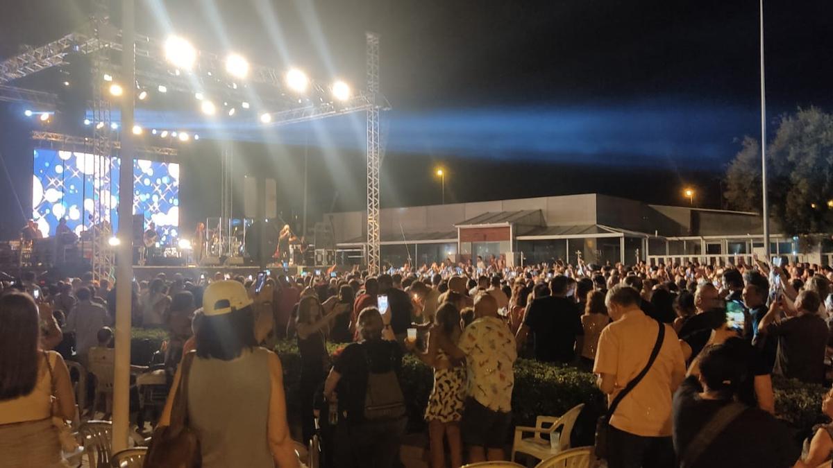 Un reciente concierto en Canet d'en Berenguer.