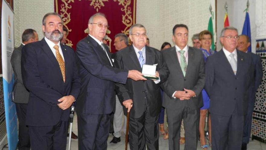 Premian a la Agrupación de Cofradías en su aniversario