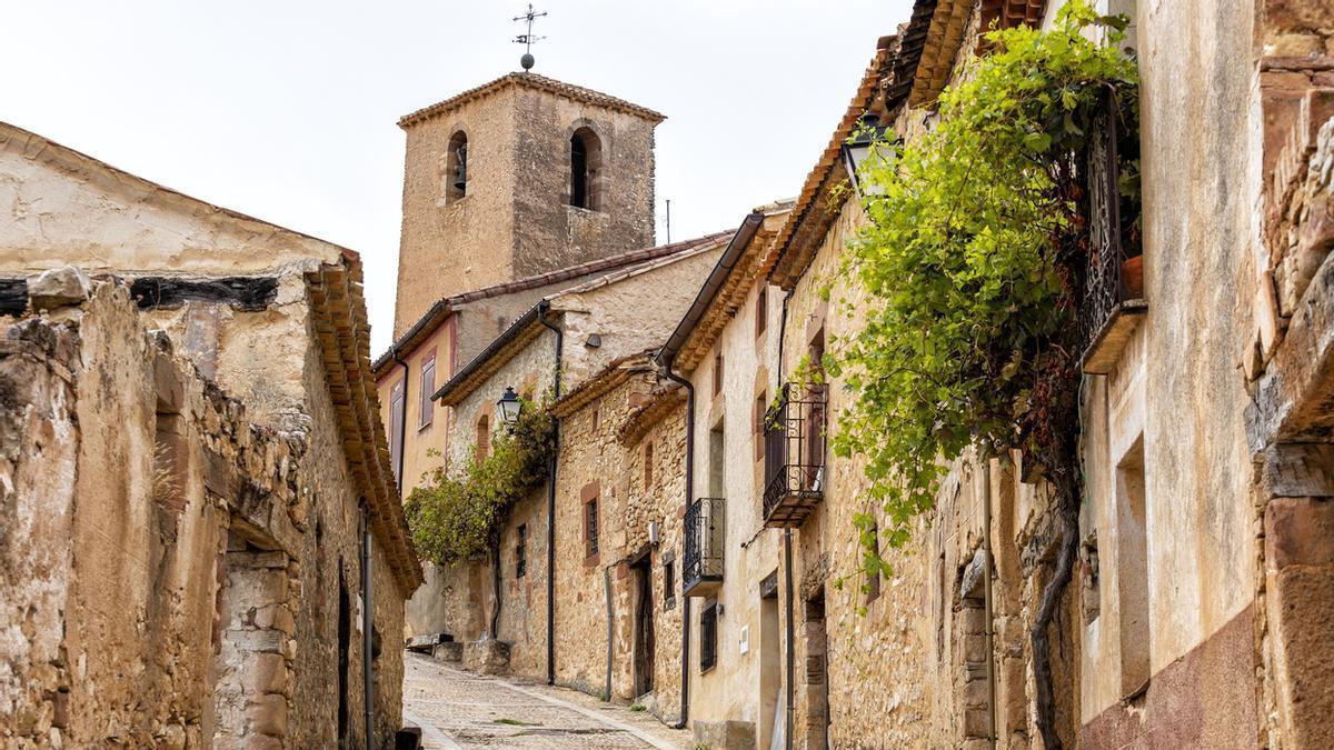Cambiaron su vida en Barcelona por un pueblo de Soria de solo diez habitantes