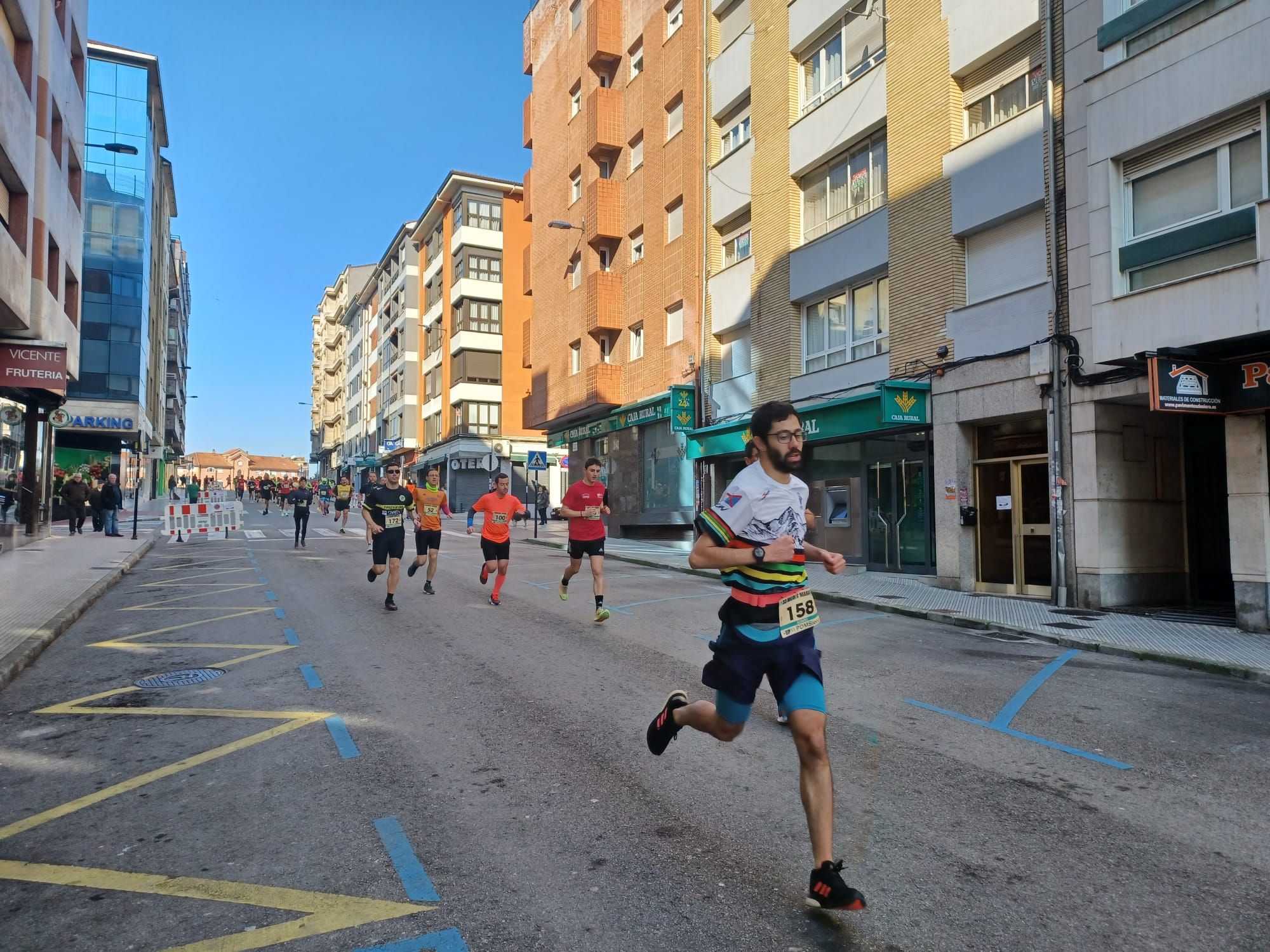 Todas las imágenes de la  XXXIII Media Maratón de Siero: así fue la gran prueba con salida en la Pola