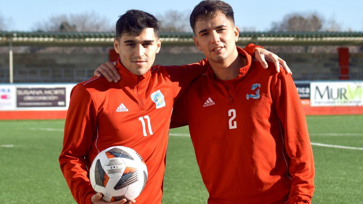 Iván Martínez y Yasin Iribarren, jugadores del Tarazona, antes de entrenar.