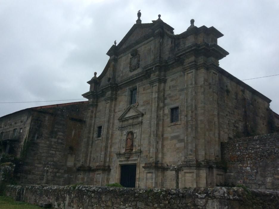 Conoce los secretos del monasterio de Oia. // M. Clavero