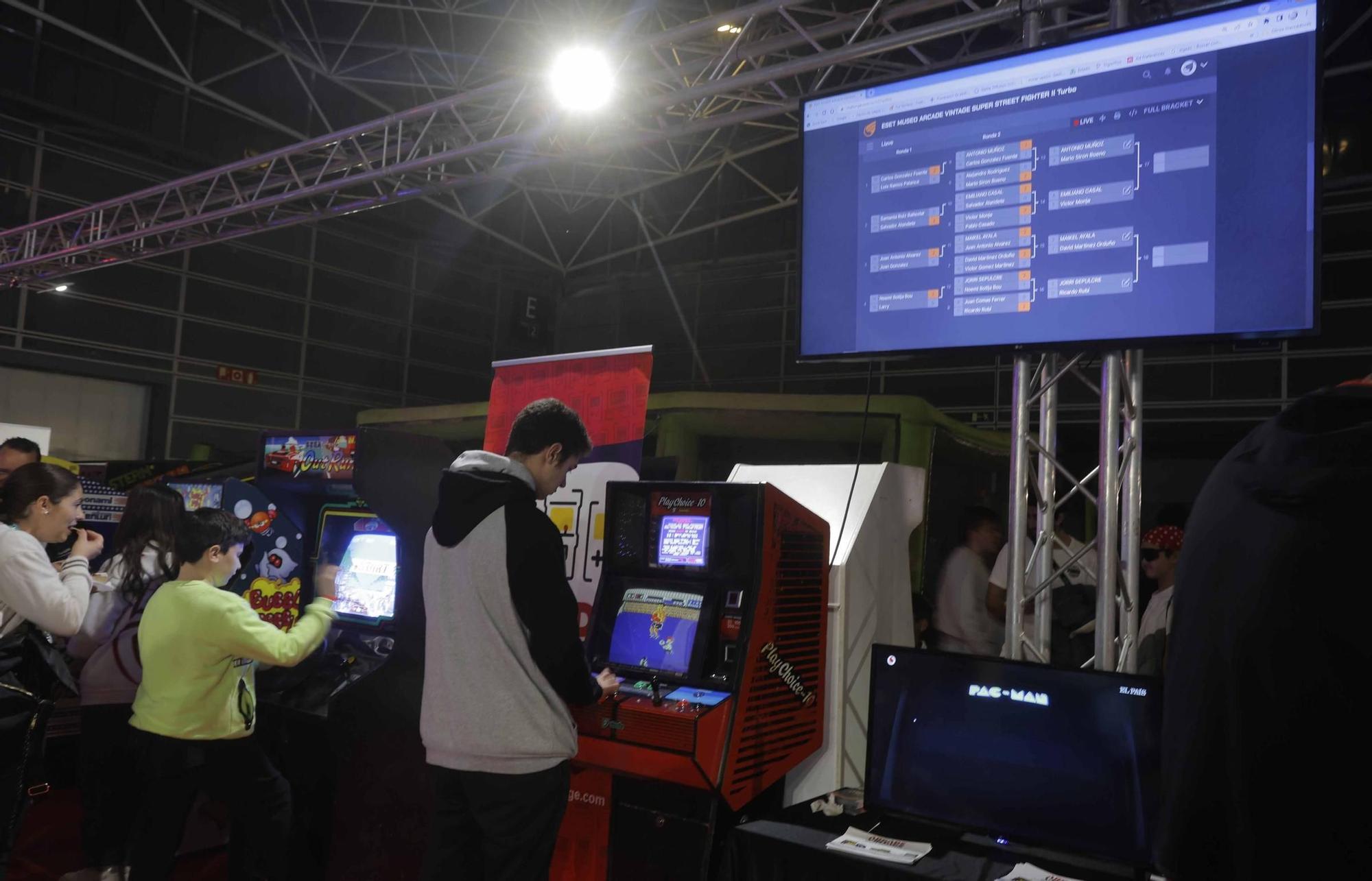 Los 'gamers' siguen jugando en la segunda jornada de la DreamHack Valencia 2023