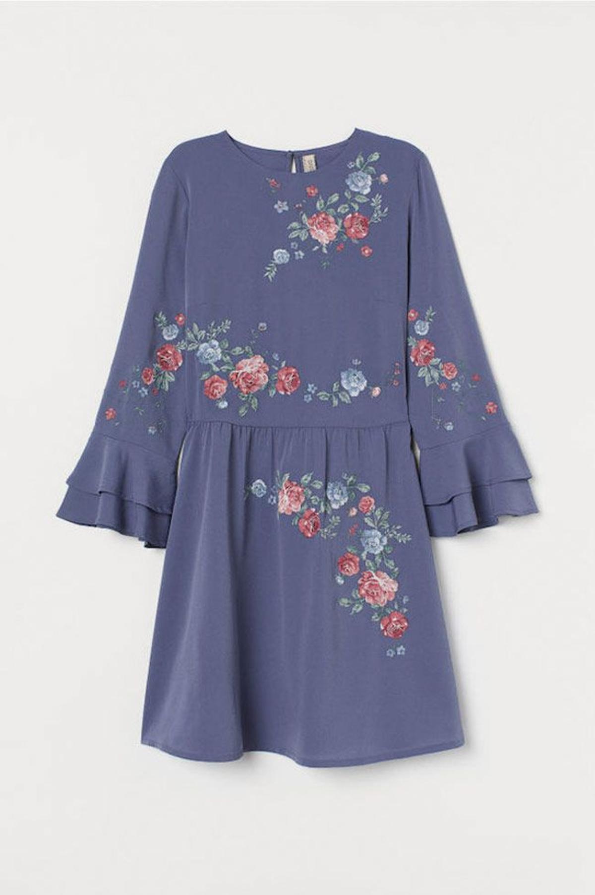 Vestido boho con volantes y rosas, de H&M