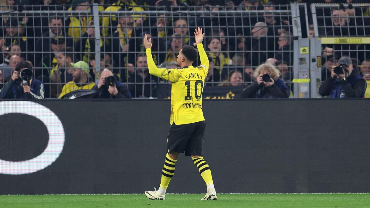 Jadon Sancho, celebrando su gol ante el PSV Eindhoven