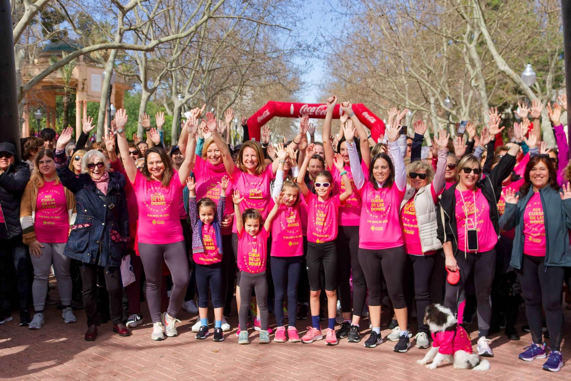 Más de 4.300 mujeres baten récord en la XIX Cursa de les Dones de Castellón