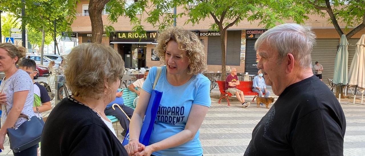 Folgado se reúne con algunos vecinos del barrio del Molí.