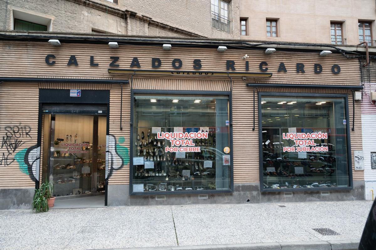 Calzados Ricardo, el negocio familiar que cierra tras más de 101 años de historia en Zaragoza: "Ha llegado el momento de parar"