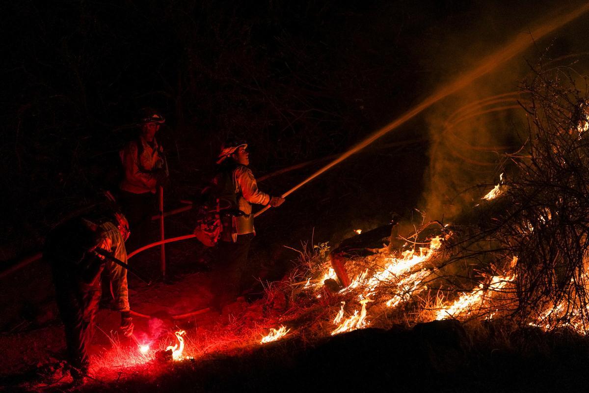 Otro devastador fuego en Mariposa (California) se acerca al parque de Yosemite