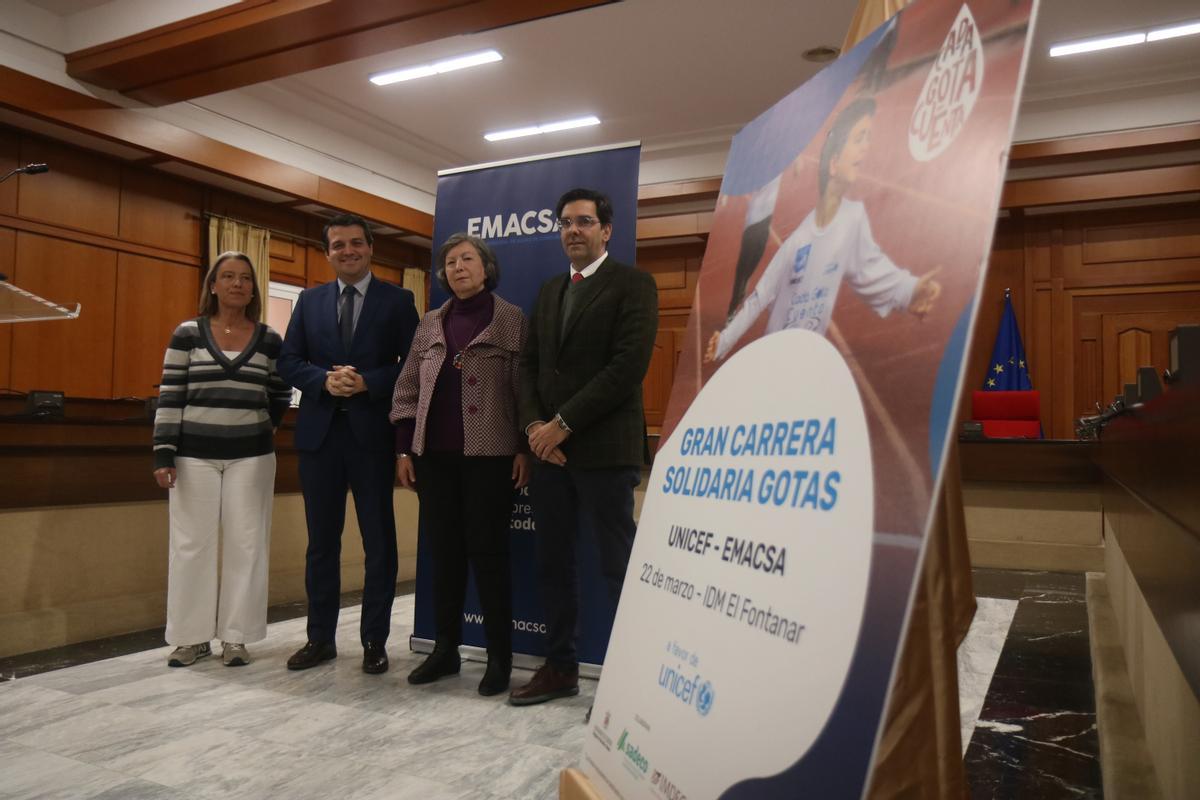 Presentación de la carrera 'Cada gota cuenta', en el salón de plenos.