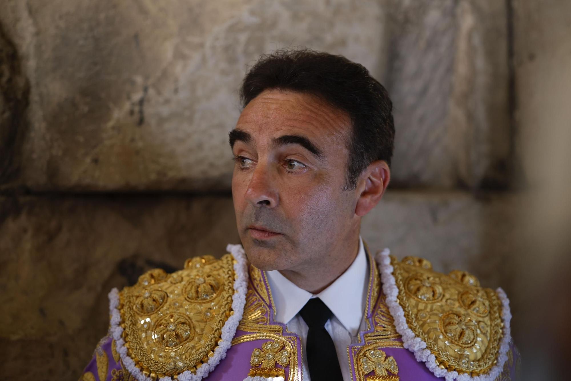 Todas las imágenes de la reaparición de Enrique Ponce en Nimes