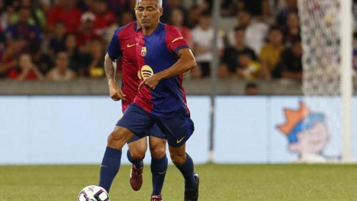 Romário volvió a vestir la camiseta del Barça.