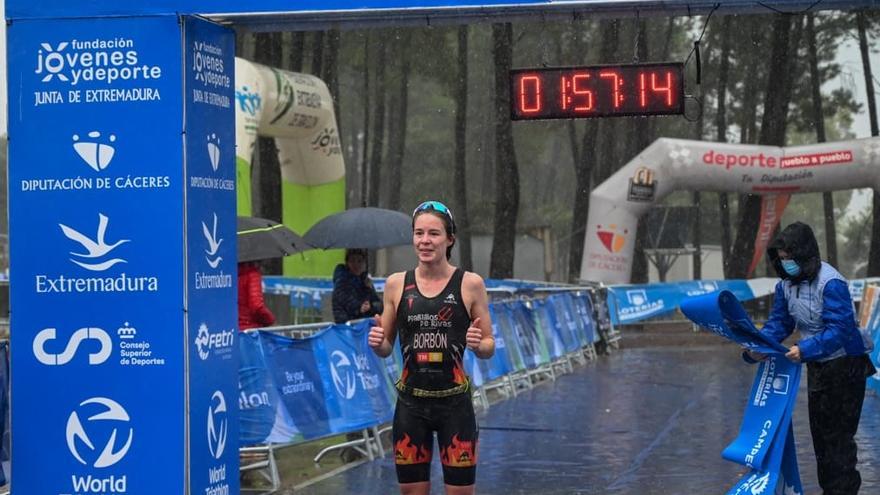 Marta Borbón, campeona de España de triatlón cros