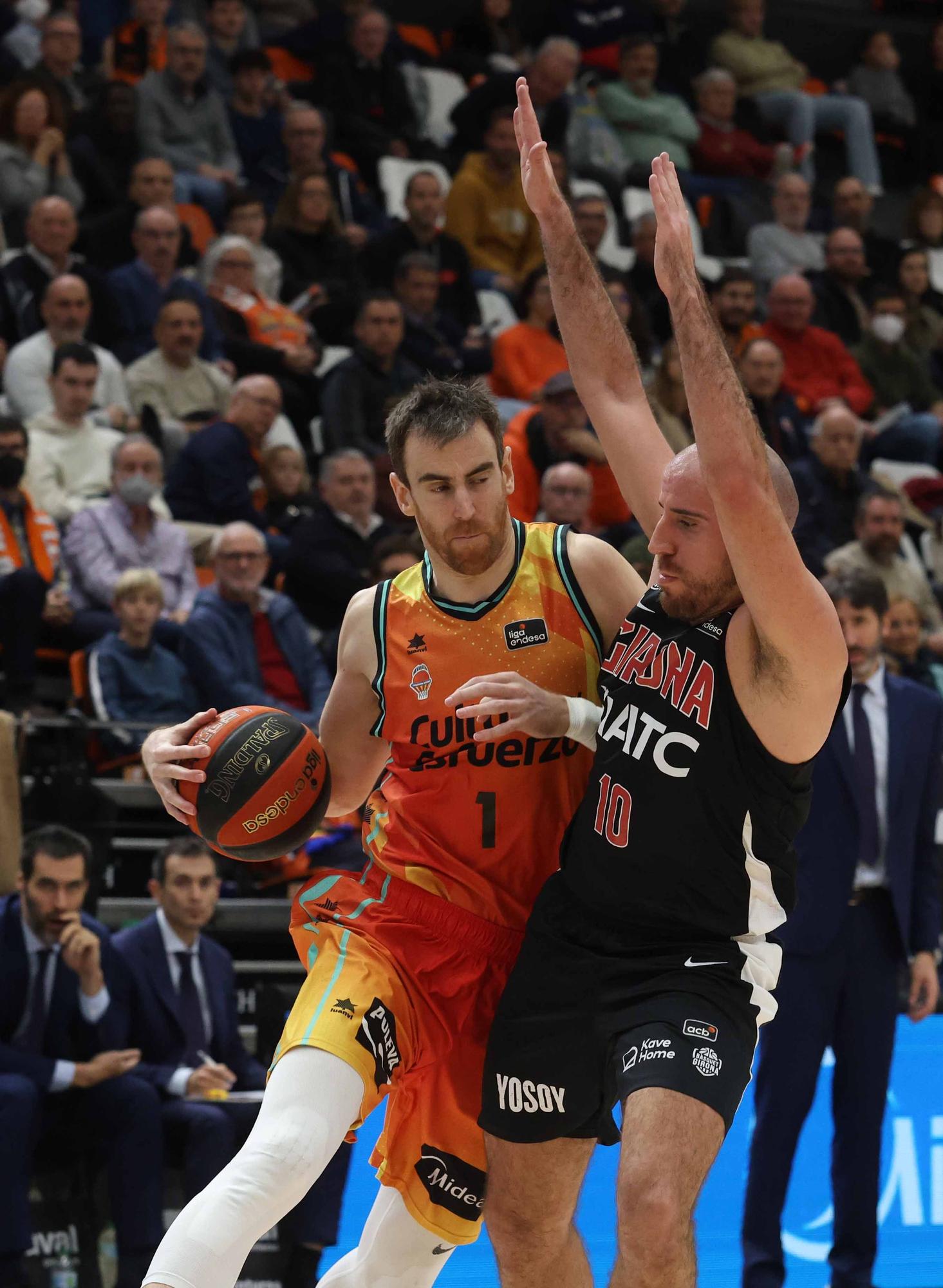 Las mejores imágenes del Valencia Basket - Girona Basketball