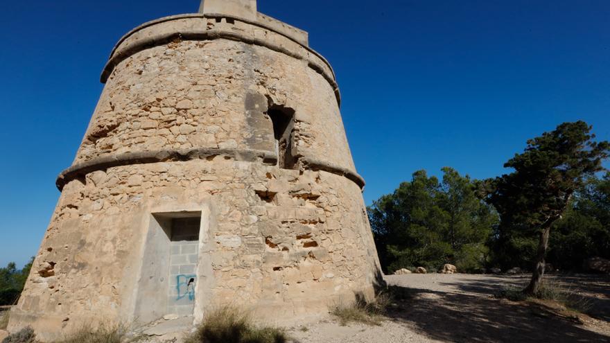 Galería de imágenes de la Torre de Portinatx en Ibiza