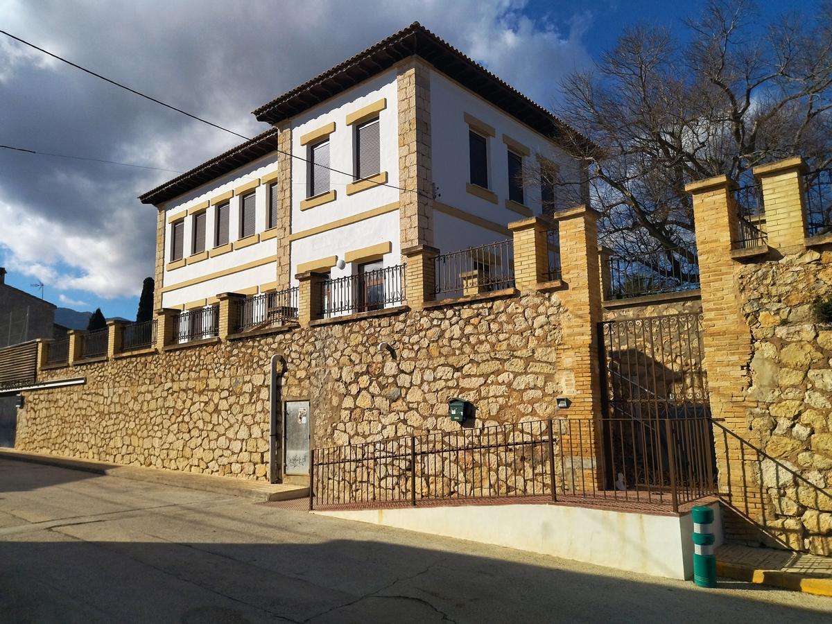 El colegio de Alcalalí también tiene un enorme interés histórico y arquitectónico
