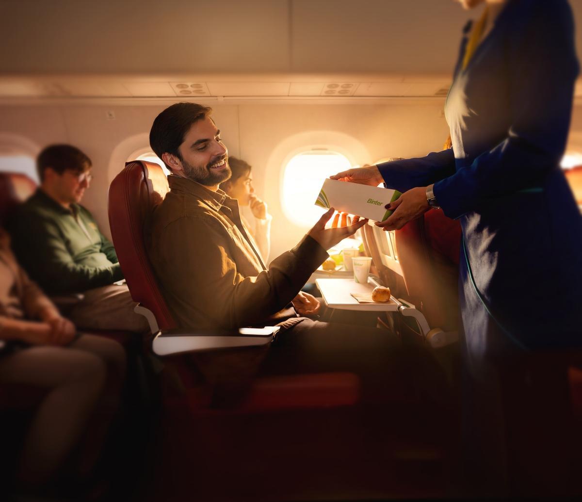 La aerolínea canaria brinda una experiencia a bordo diseñada para disfrutar también del trayecto