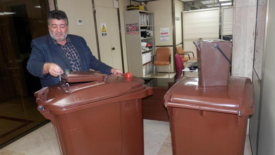 Alzira recicla más de 31 toneladas de materia orgánica el primer año del contenedor marrón