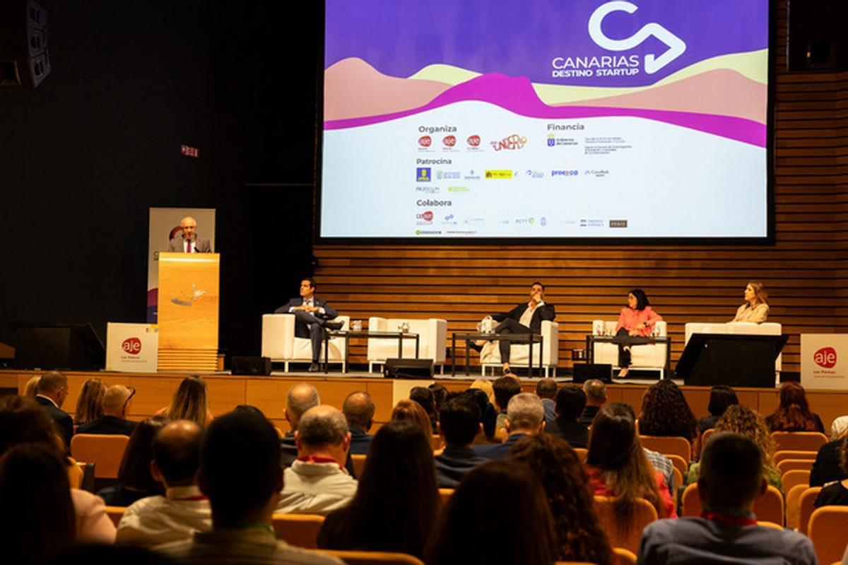 Imagen del acto de inauguración de Canarias Destino Startup.