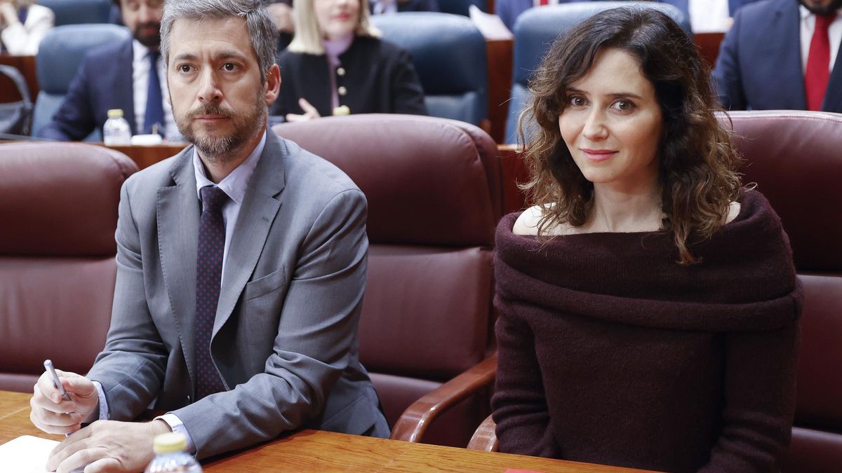 Miguel Ángel García Martín e Isabel Díaz Ayuso, en la Asamblea de Madrid.