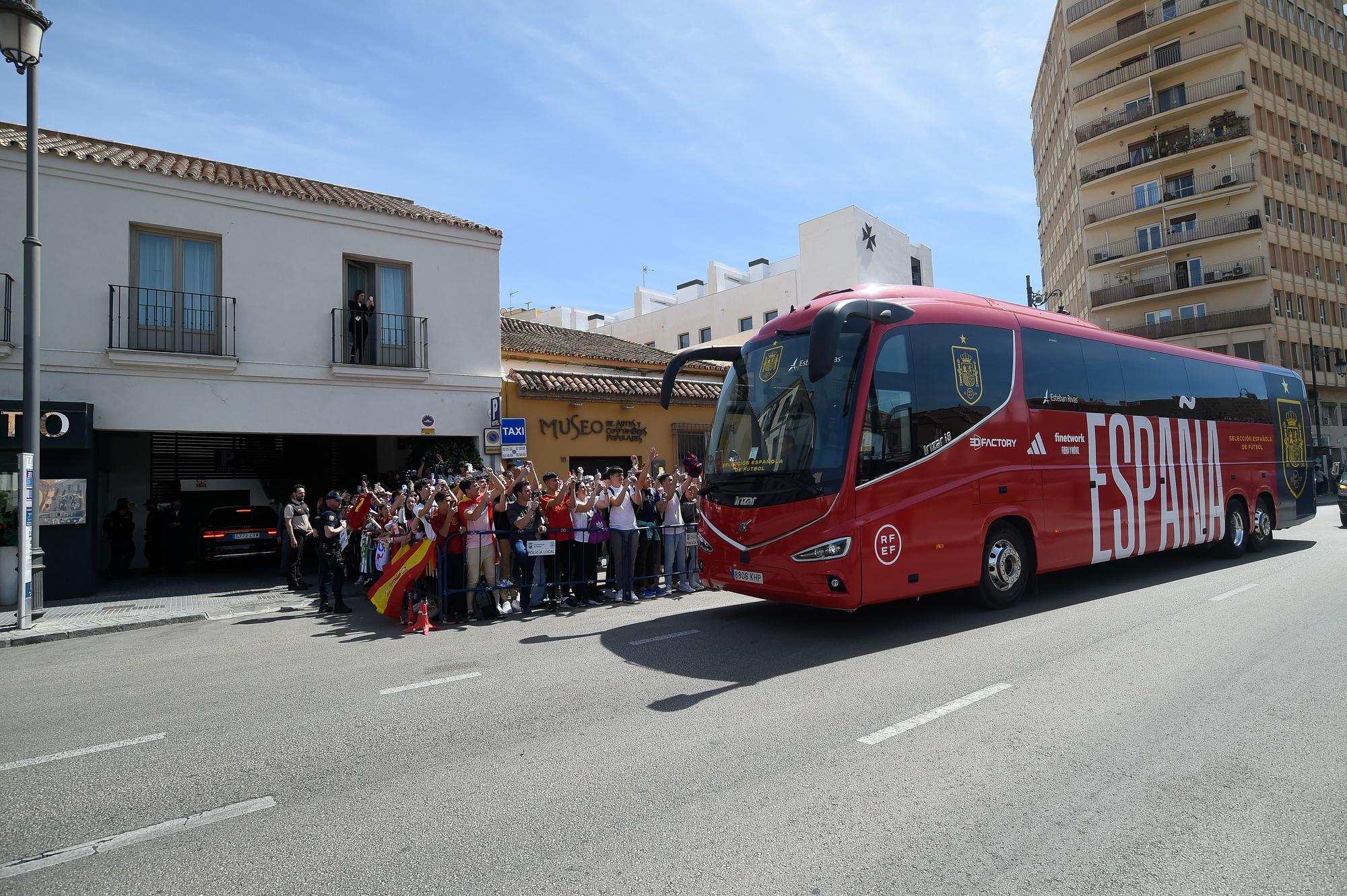 24032023_llegadaseleccion1-10.jpg