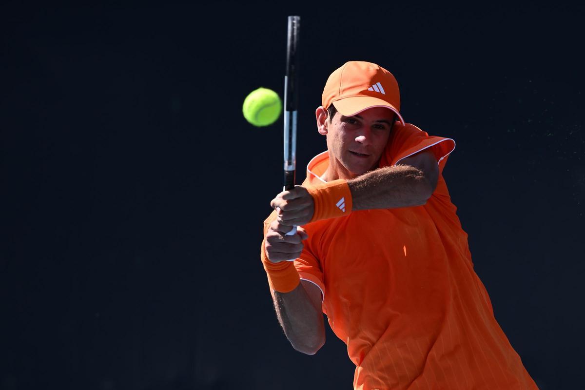 El español Rafa Jodar durante el partido ante el japonés Rei Sakamoto este martes en Melbourne.