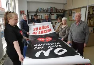 Gijón redobla la ofensiva por el vial de Jove: "aluvión" de crespones y nuevas protestas que se planean (incluida una "bienvenida irónica" a un alto responsable estatal)
