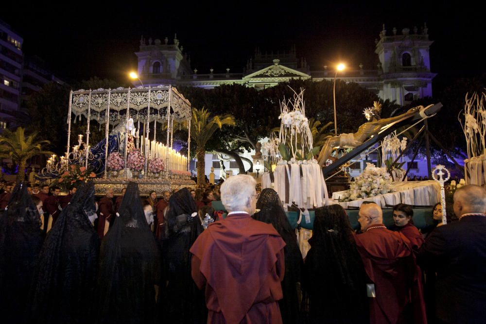 La Santa Cena procesiona por Alicante