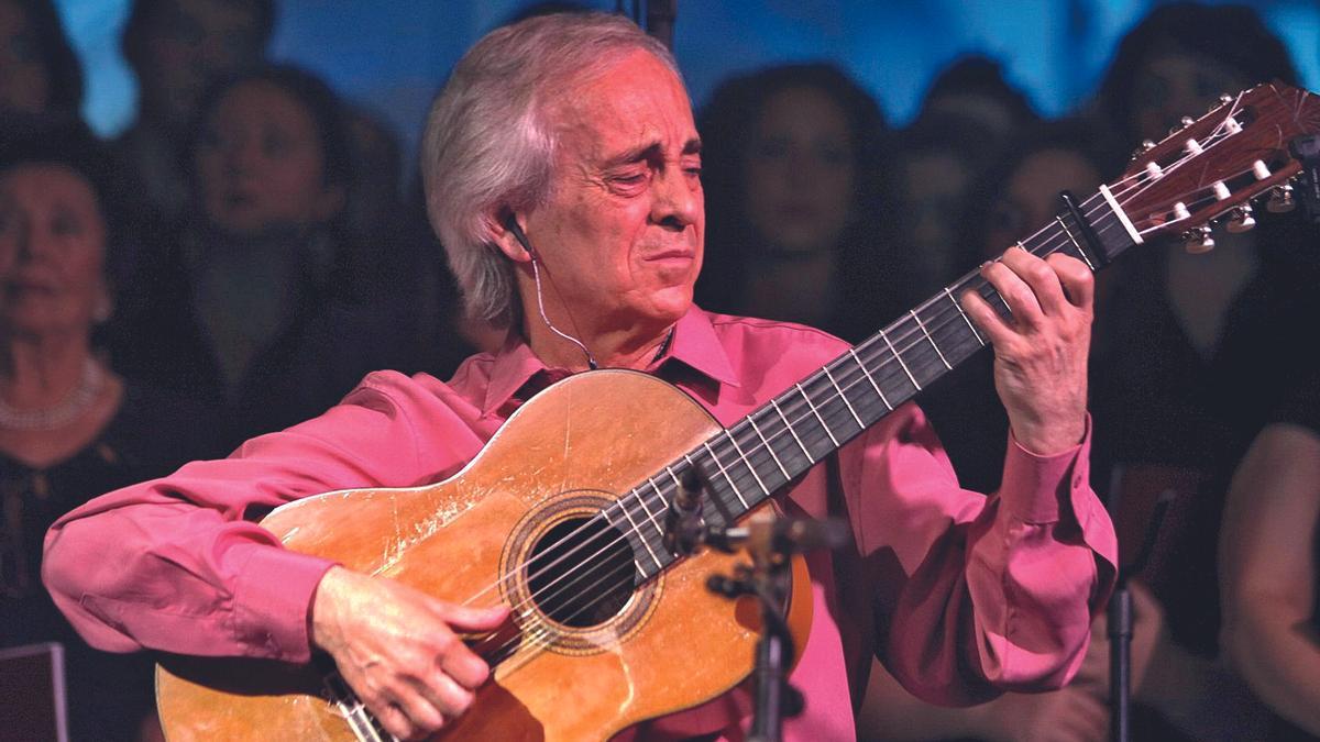 El guitarrista Paco Peña está considerado uno de los mejores maestros de España.