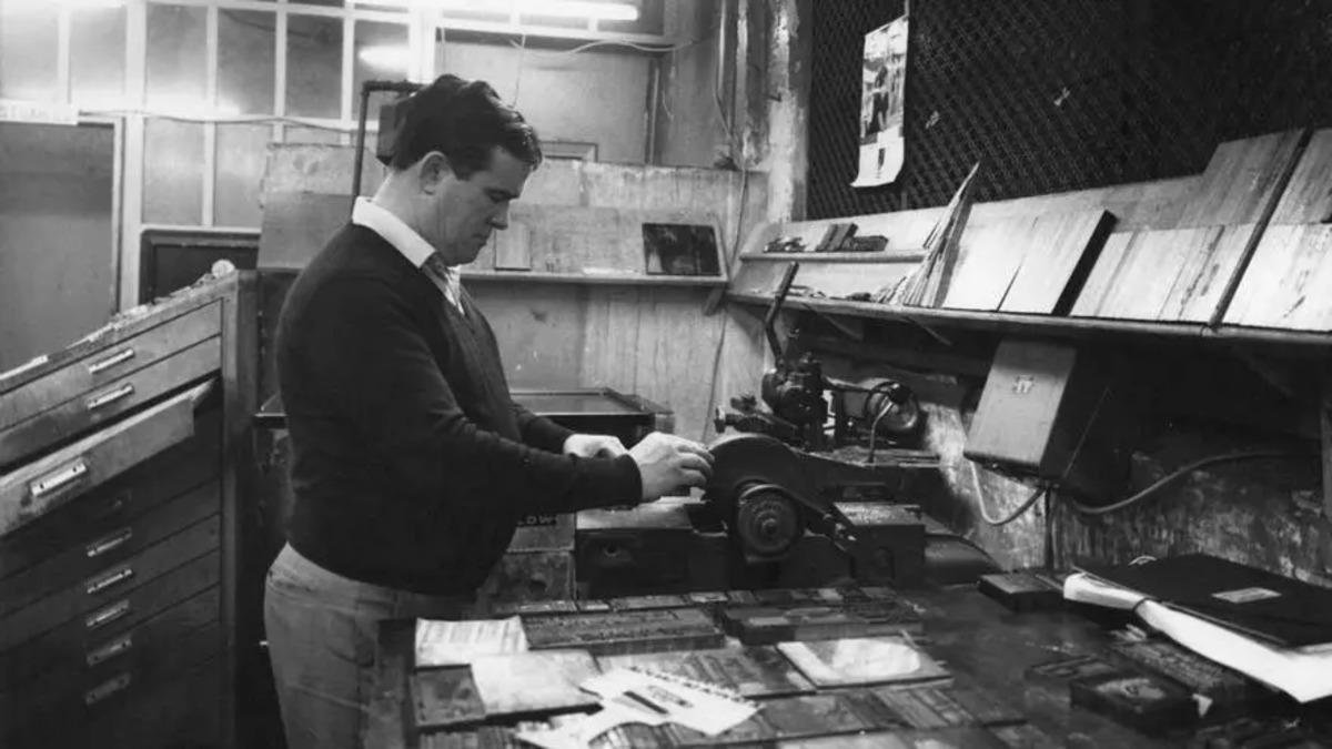 Manolo Parada trabajando en los Talleres (1979)