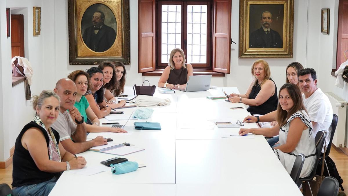 La reunión con los responsables de los colegios sierenses