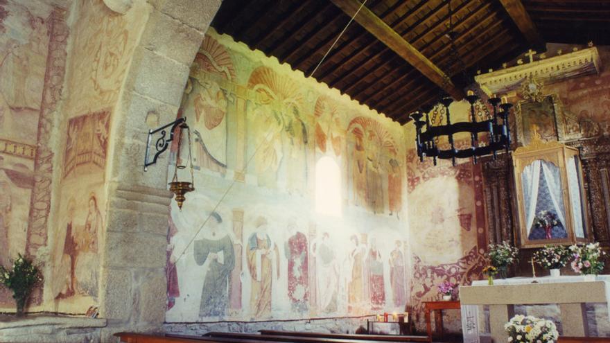 Interior de la ermita de Nuestra Señora de Fernandiel en Muga de Sayago